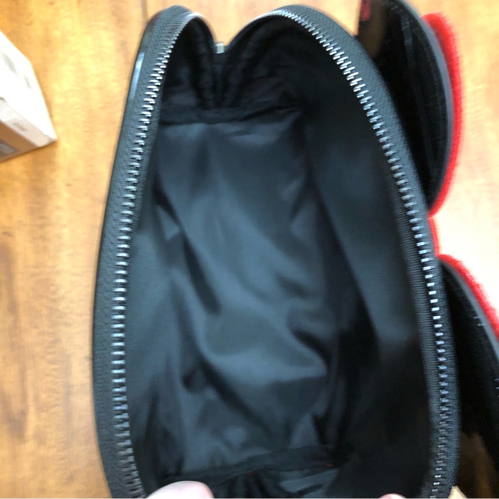 NWT Minnie Mouse makeup bag - Picture 6 of 8